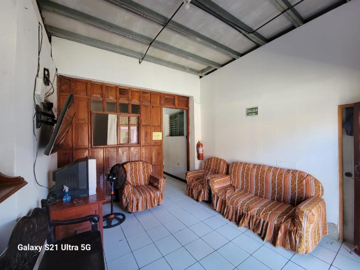 Hostel Rossy San Juan del Sur Bagian luar foto