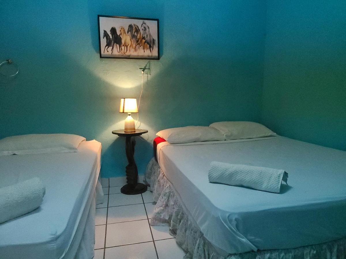Hostel Rossy San Juan del Sur Bagian luar foto